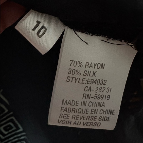 Script Cut Velvet Blouse - Picture 8 of 8